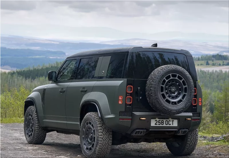 2024 Land Rover Defender Octa