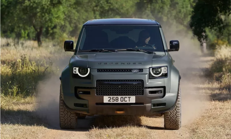 Unveiling the Beast: A Detailed Look at the 2024 Land Rover Defender Octa